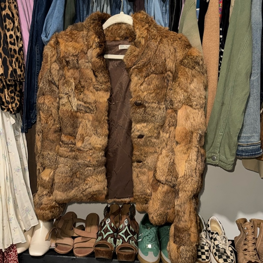 100% Rabbit fur Coat
*Made in Korea*
